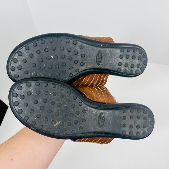 Tod's Brown Leather Silver Detailed Flat Thong Sandal, Size 8.5 - Picture 7 of 8